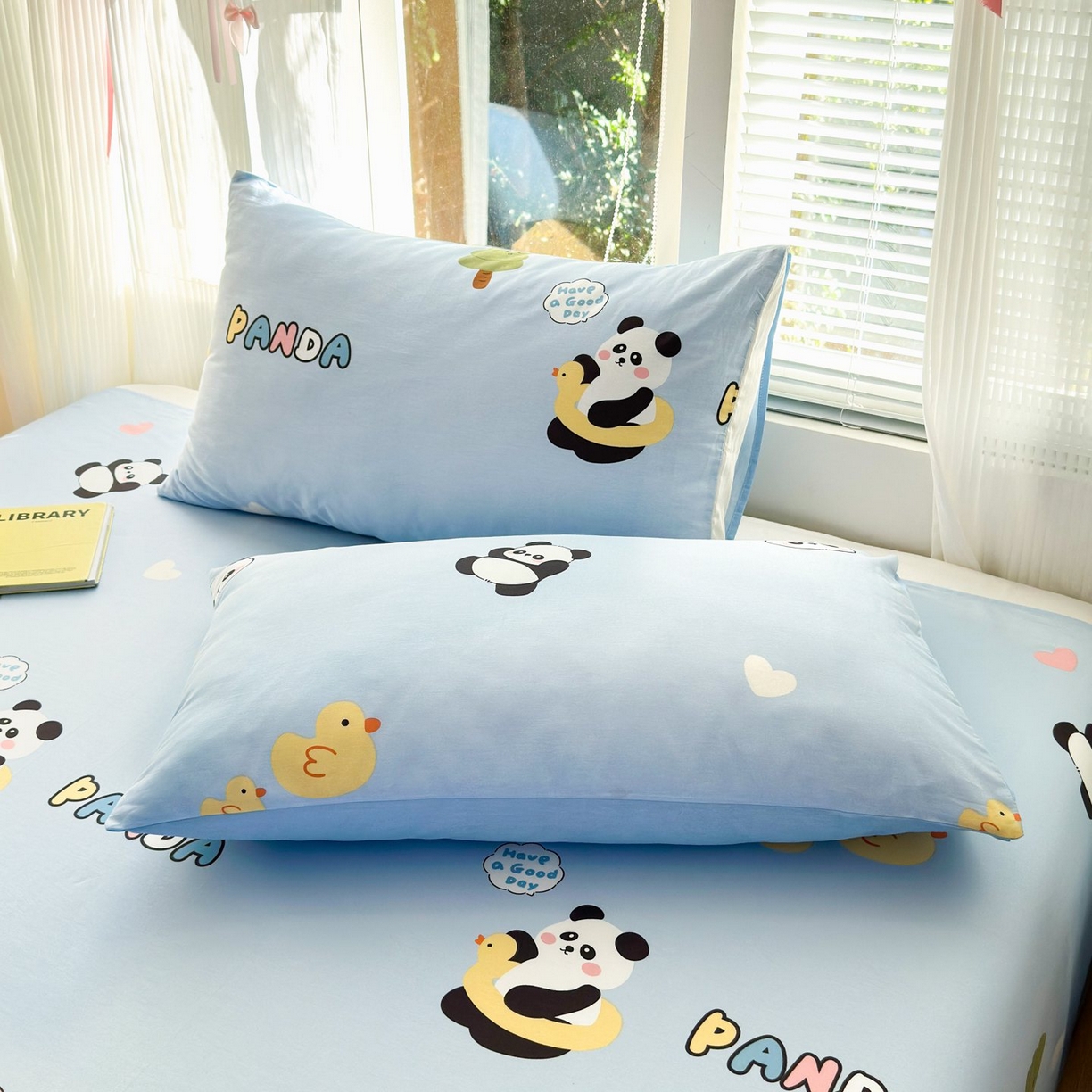 91家纺网 家纺一手货源 找家纺 清雅福 2025新款全棉柔软印花单枕套系列 熊猫鸭鸭乐-兰