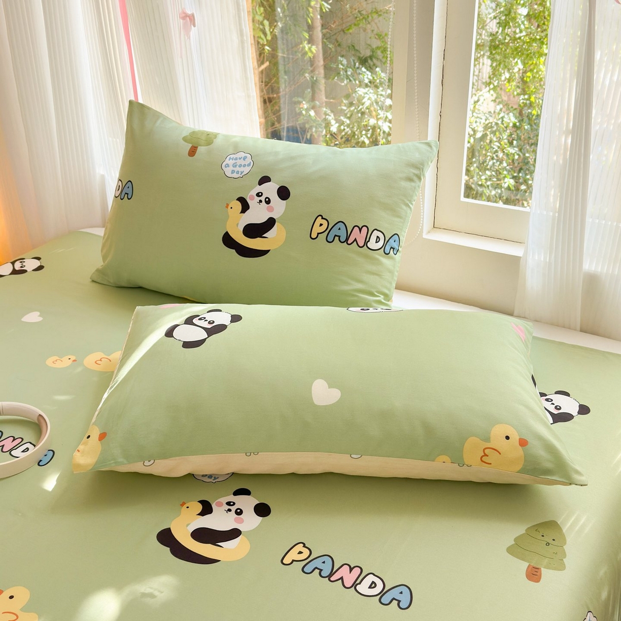 91家纺网 家纺一手货源 找家纺 清雅福 2025新款全棉柔软印花单枕套系列 熊猫鸭鸭乐-绿