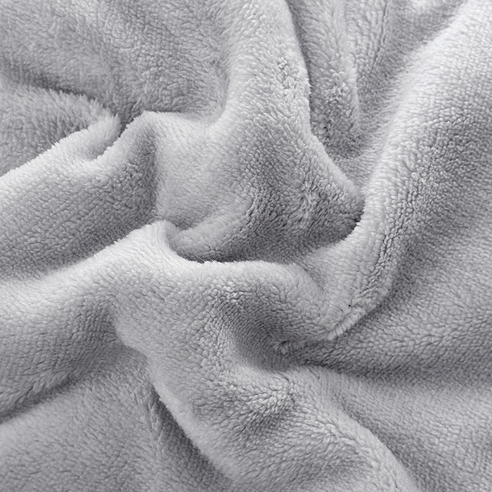 91家纺网 家纺一手货源 找家纺 天瑜家纺 2026新款180克牛奶绒羊羔绒冬被外贸被子电商跨境冬被被子被芯 浅灰白