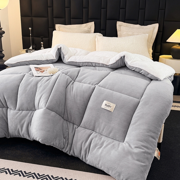 91家纺网 家纺一手货源 找家纺 天瑜家纺 2026新款180克牛奶绒羊羔绒冬被外贸被子电商跨境冬被被子被芯 浅灰白