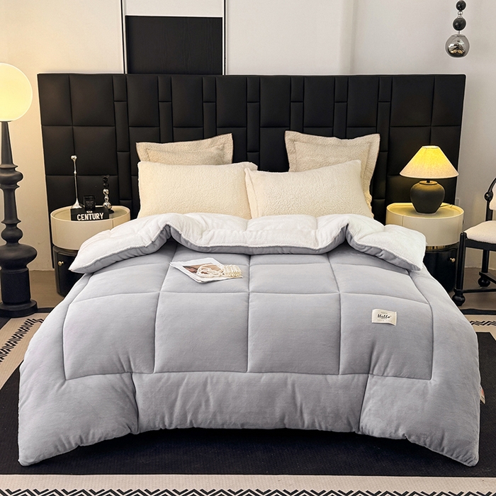 91家纺网 家纺一手货源 找家纺 天瑜家纺 2026新款180克牛奶绒羊羔绒冬被外贸被子电商跨境冬被被子被芯 浅灰白