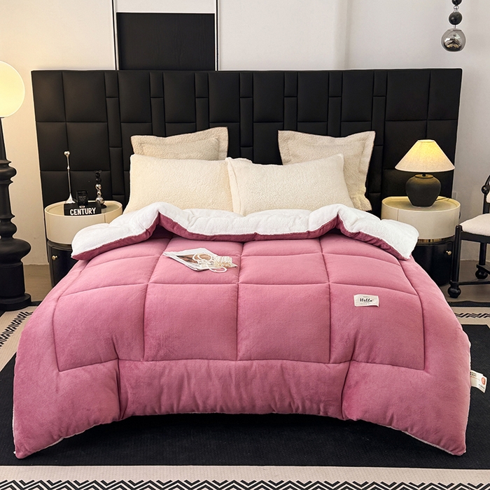 91家纺网 家纺一手货源 找家纺 天瑜家纺 2026新款180克牛奶绒羊羔绒冬被外贸被子电商跨境冬被被子被芯 豆沙白