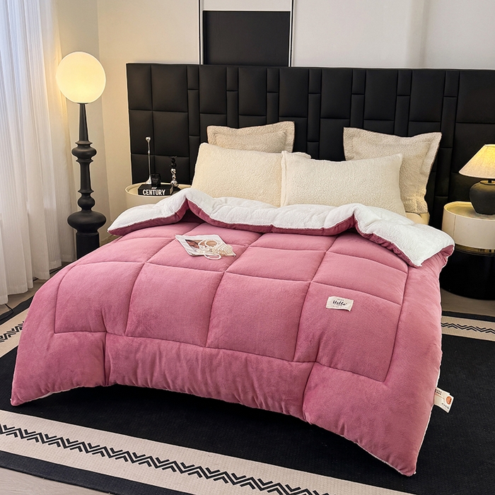 91家纺网 家纺一手货源 找家纺 天瑜家纺 2026新款180克牛奶绒羊羔绒冬被外贸被子电商跨境冬被被子被芯 豆沙白