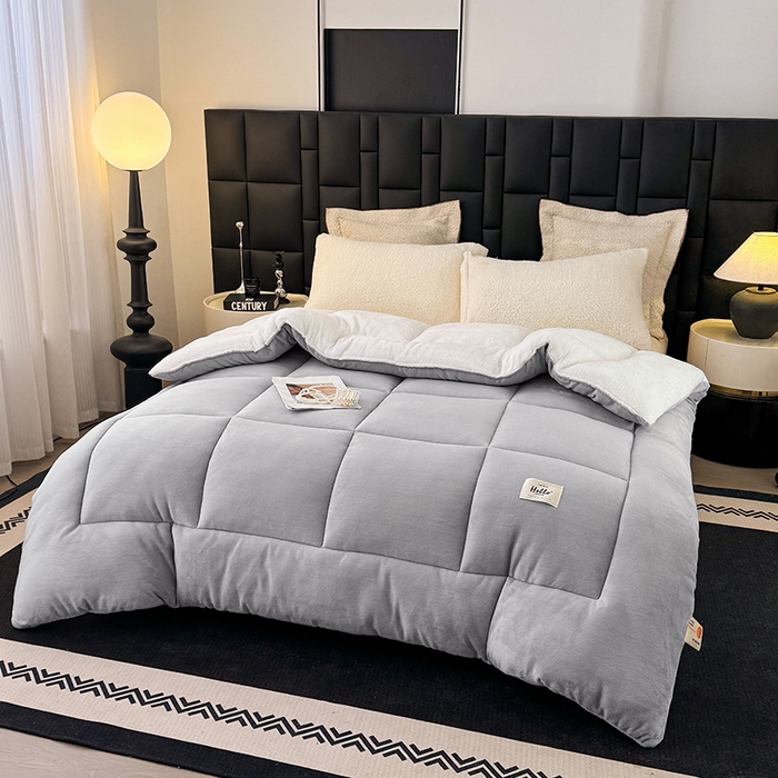 91家纺网 家纺一手货源 找家纺 天瑜家纺 2026新款180克牛奶绒羊羔绒冬被外贸被子电商跨境冬被被子被芯 浅灰白