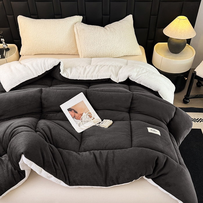 91家纺网 家纺一手货源 找家纺 天瑜家纺 2026新款180克牛奶绒羊羔绒冬被外贸被子电商跨境冬被被子被芯 深灰白