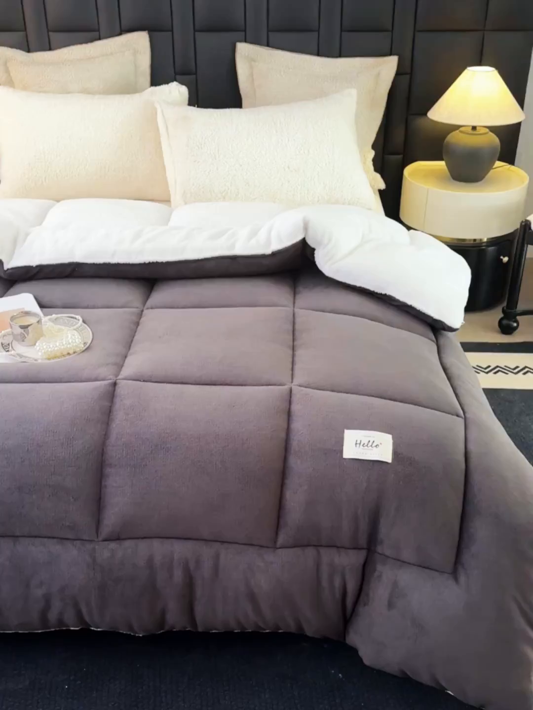91家纺网 家纺一手货源 找家纺 天瑜家纺 2026新款180克牛奶绒羊羔绒冬被外贸被子电商跨境冬被被子被芯 深灰白