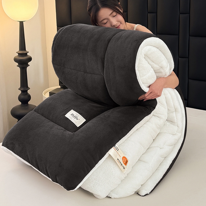 91家纺网 家纺一手货源 找家纺 天瑜家纺 2026新款180克牛奶绒羊羔绒冬被外贸被子电商跨境冬被被子被芯 深灰白