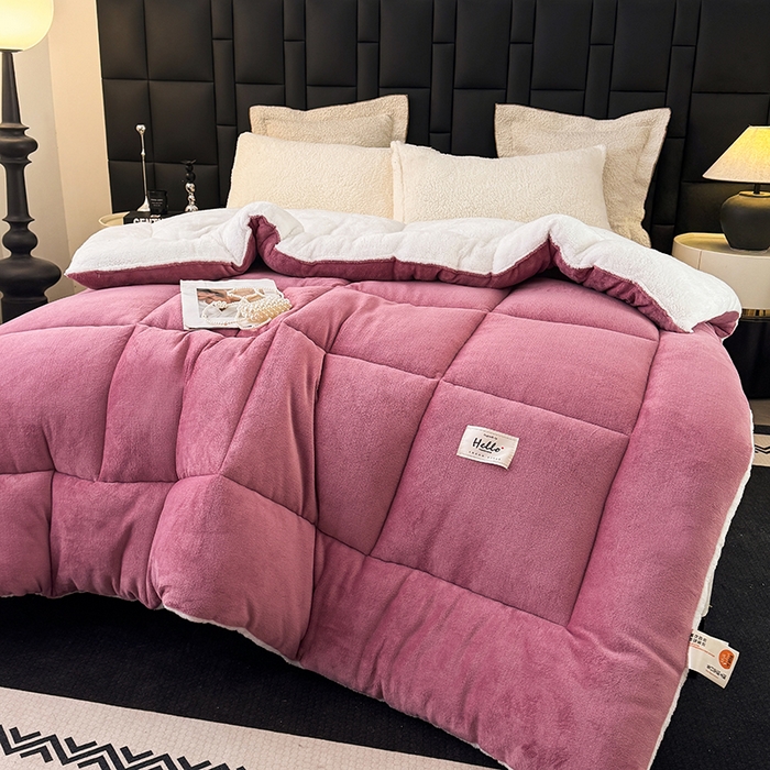 91家纺网 家纺一手货源 找家纺 天瑜家纺 2026新款180克牛奶绒羊羔绒冬被外贸被子电商跨境冬被被子被芯 豆沙白