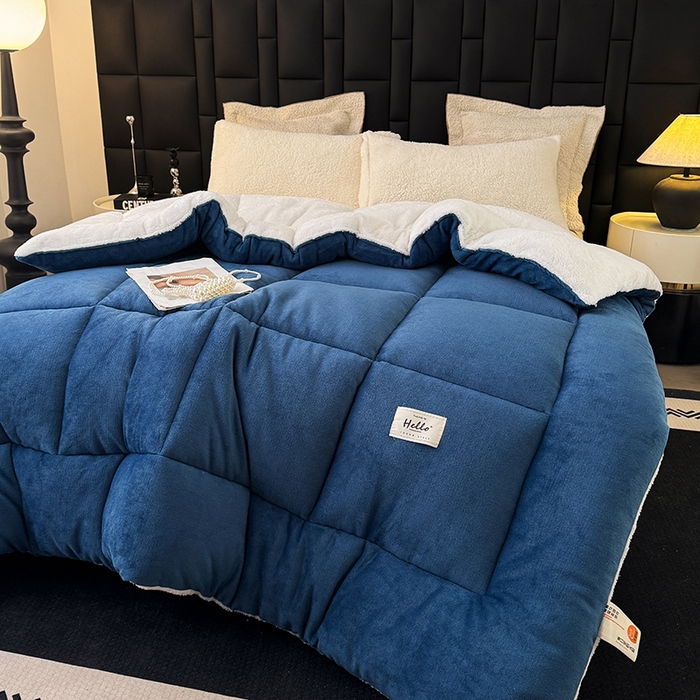 91家纺网 家纺一手货源 找家纺 天瑜家纺 2026新款180克牛奶绒羊羔绒冬被外贸被子电商跨境冬被被子被芯 蓝白