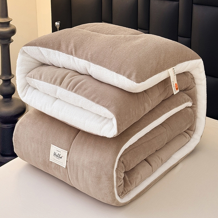 91家纺网 家纺一手货源 找家纺 天瑜家纺 2026新款180克牛奶绒羊羔绒冬被外贸被子电商跨境冬被被子被芯 浅驼白