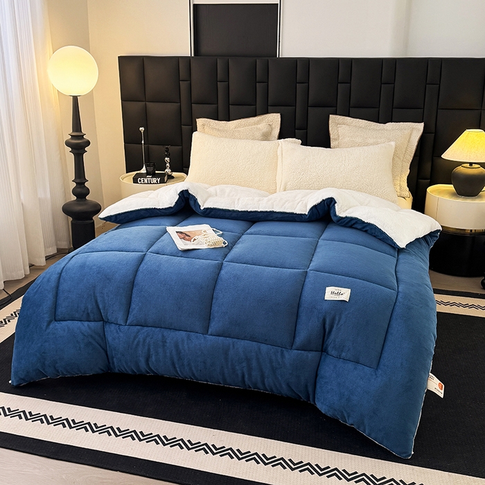 91家纺网 家纺一手货源 找家纺 天瑜家纺 2026新款180克牛奶绒羊羔绒冬被外贸被子电商跨境冬被被子被芯 蓝白