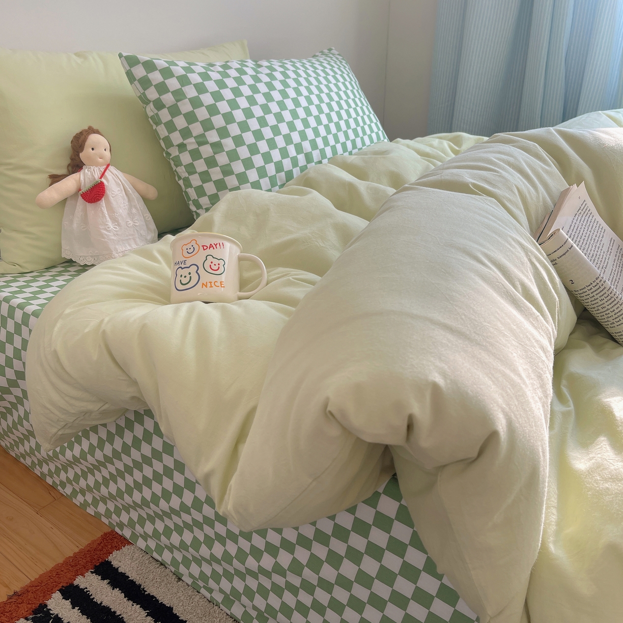 91家纺网 家纺一手货源 找家纺 三朵家纺 2026新款ins风全棉纯色双拼水洗棉四件套极简风系列 流光奶绿