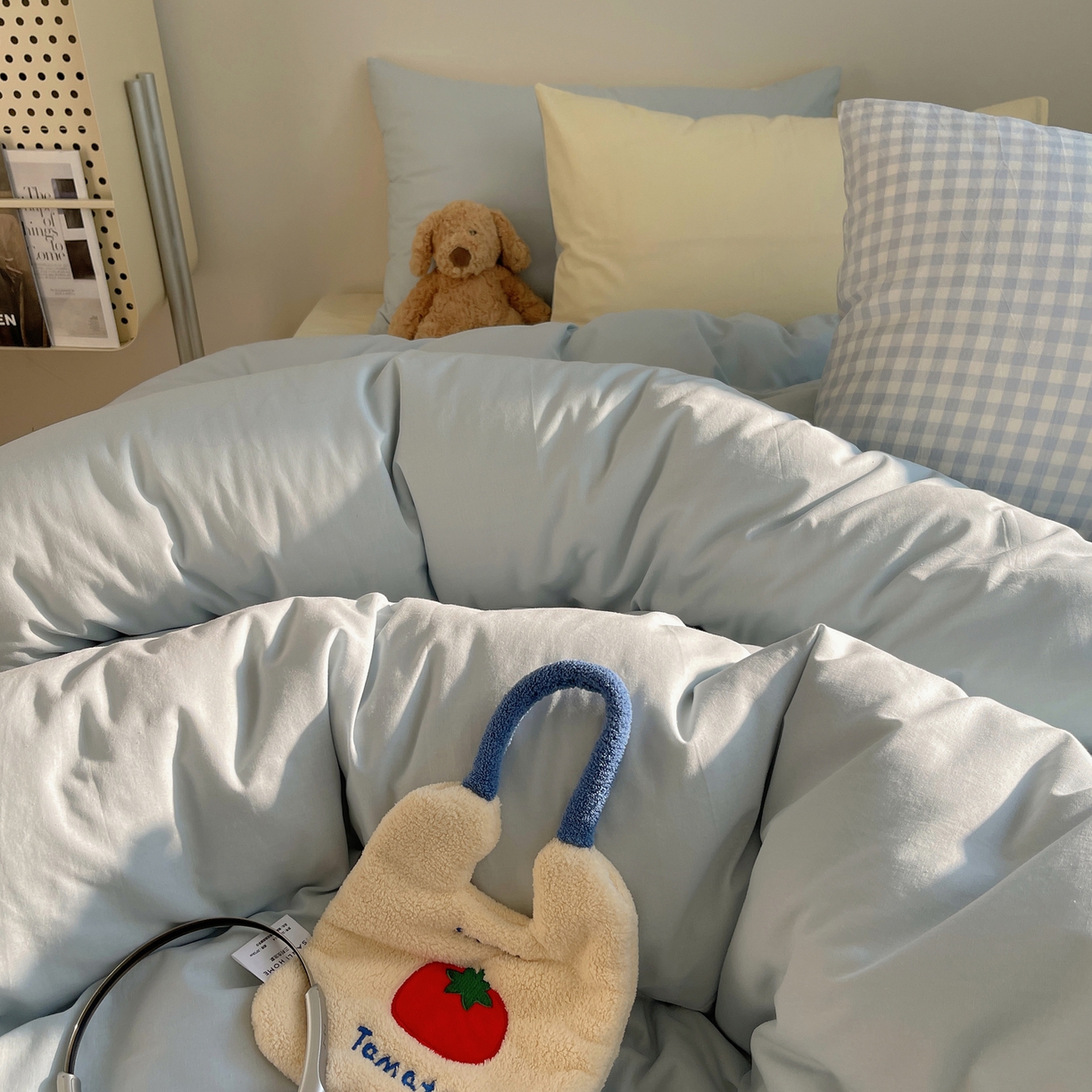 91家纺网 家纺一手货源 找家纺 三朵家纺 2026新款ins风全棉纯色双拼水洗棉四件套极简风系列 浅蓝芝士