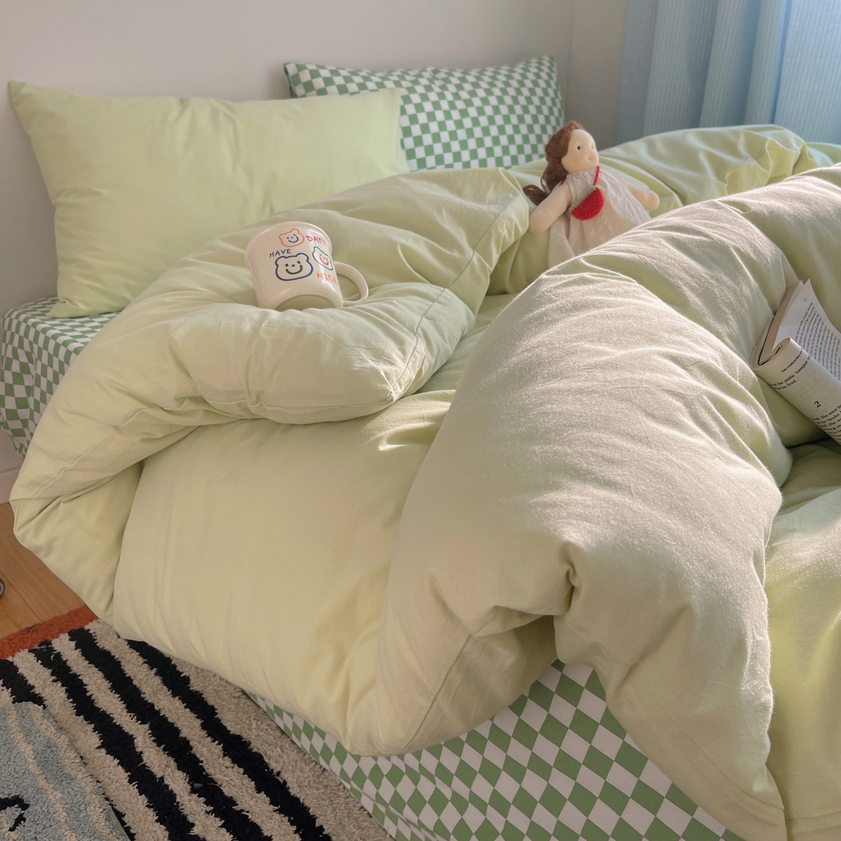 91家纺网 家纺一手货源 找家纺 三朵家纺 2026新款ins风全棉纯色双拼水洗棉四件套极简风系列 流光奶绿