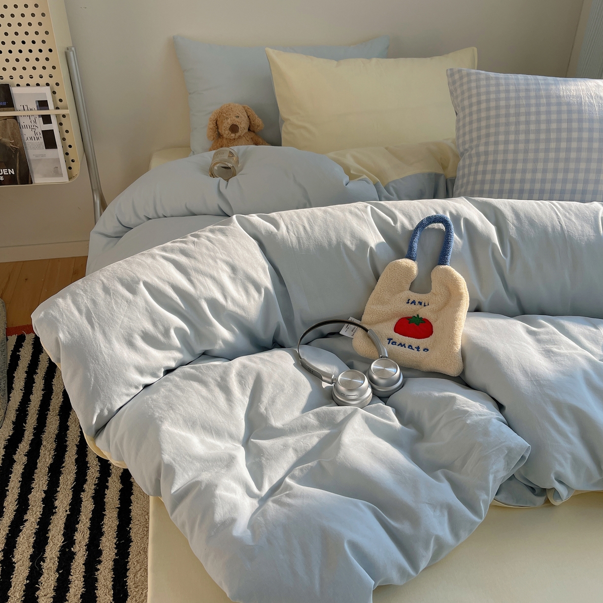 91家纺网 家纺一手货源 找家纺 三朵家纺 2026新款ins风全棉纯色双拼水洗棉四件套极简风系列 浅蓝芝士