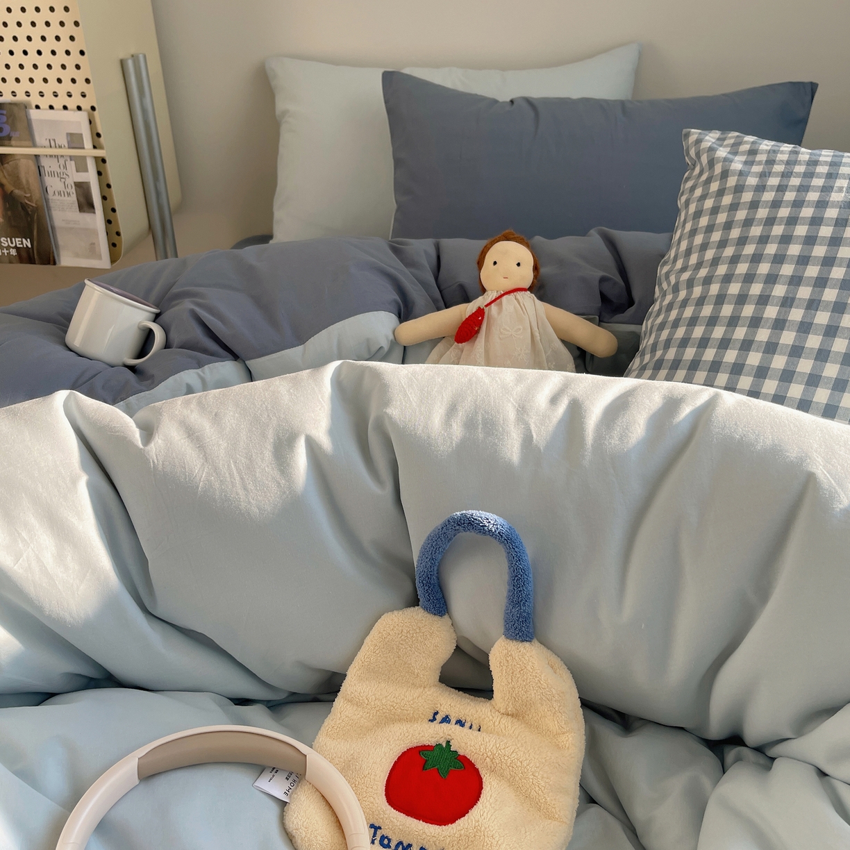 91家纺网 家纺一手货源 找家纺 三朵家纺 2026新款ins风全棉纯色双拼水洗棉四件套极简风系列 蓝韵雾纱