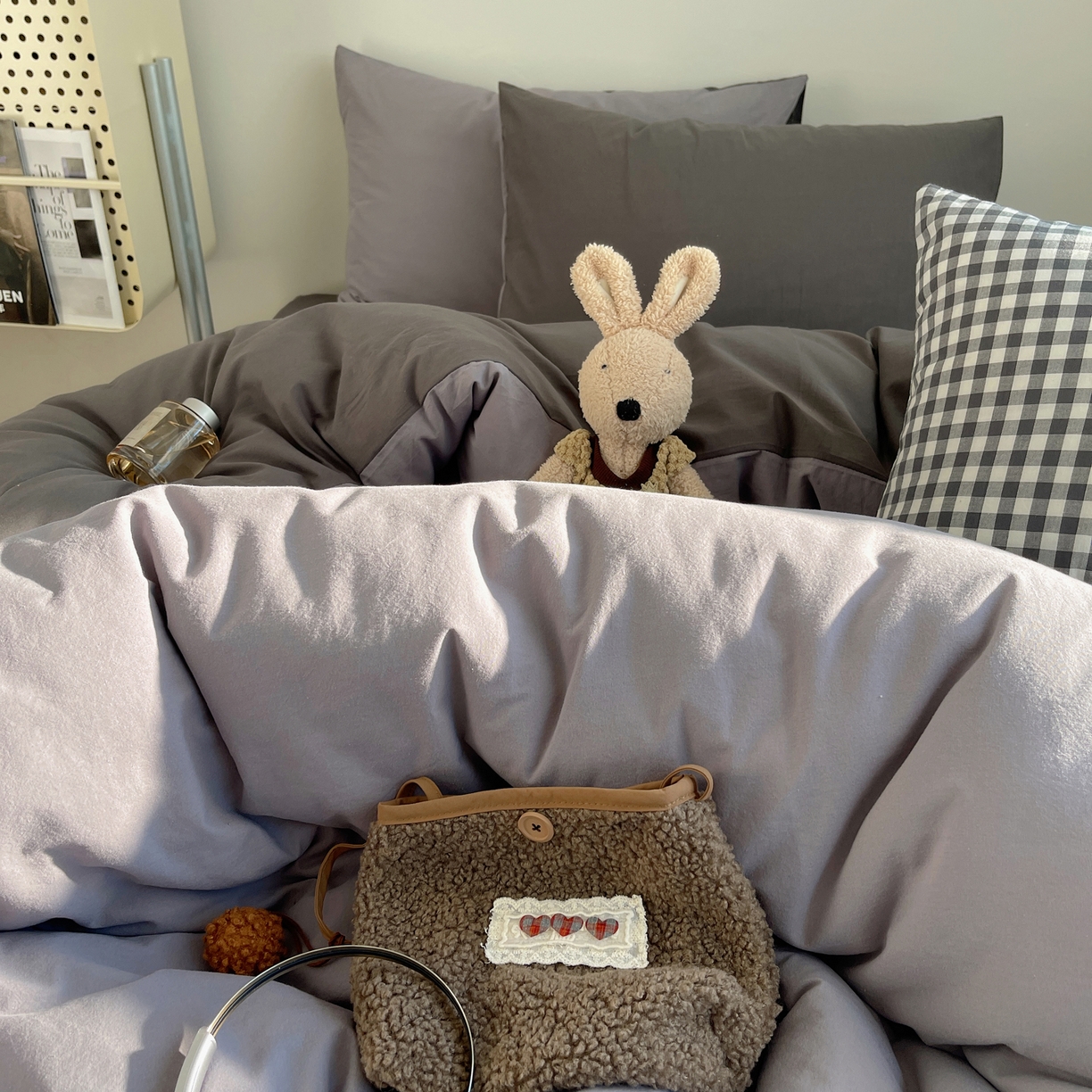 91家纺网 家纺一手货源 找家纺 三朵家纺 2026新款ins风全棉纯色双拼水洗棉四件套极简风系列 烟墨灰