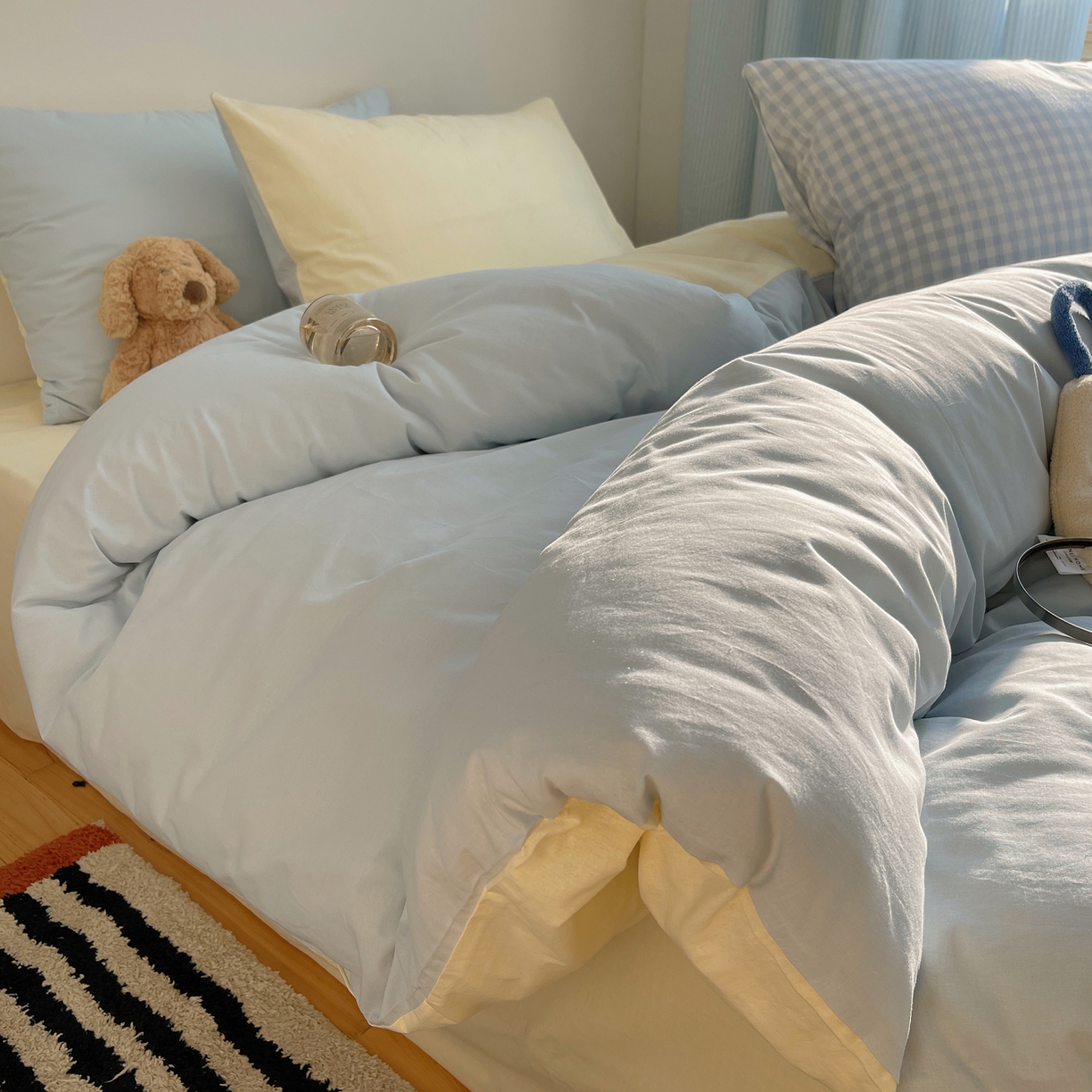 91家纺网 家纺一手货源 找家纺 三朵家纺 2026新款ins风全棉纯色双拼水洗棉四件套极简风系列 浅蓝芝士