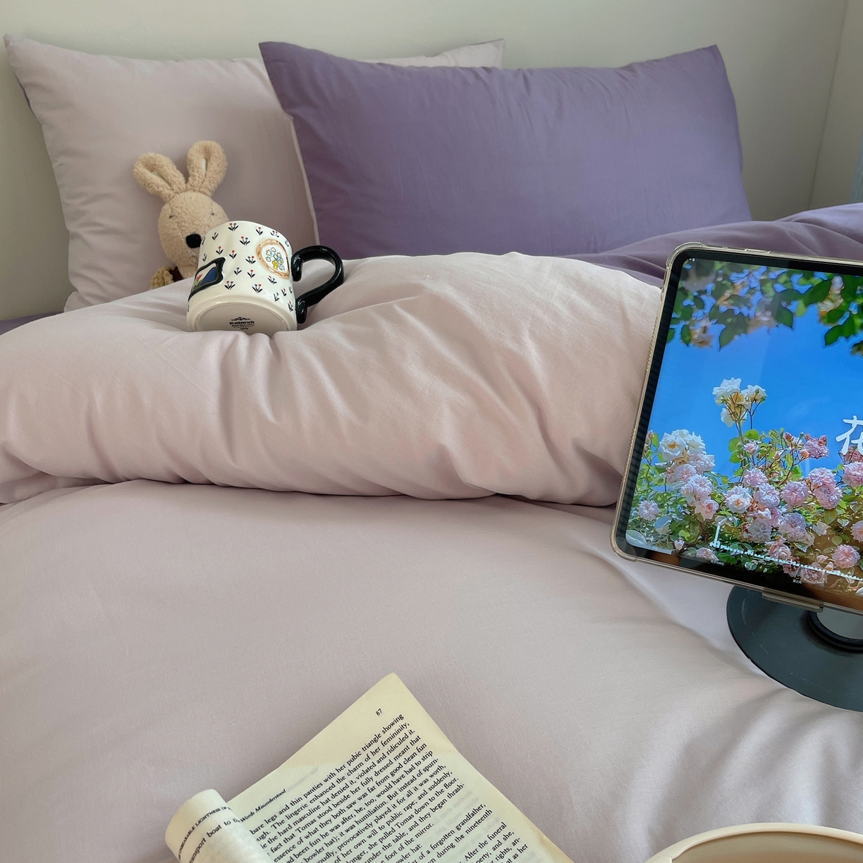 91家纺网 家纺一手货源 找家纺 三朵家纺 2026新款ins风全棉纯色双拼水洗棉四件套极简风系列 香芋奶昔