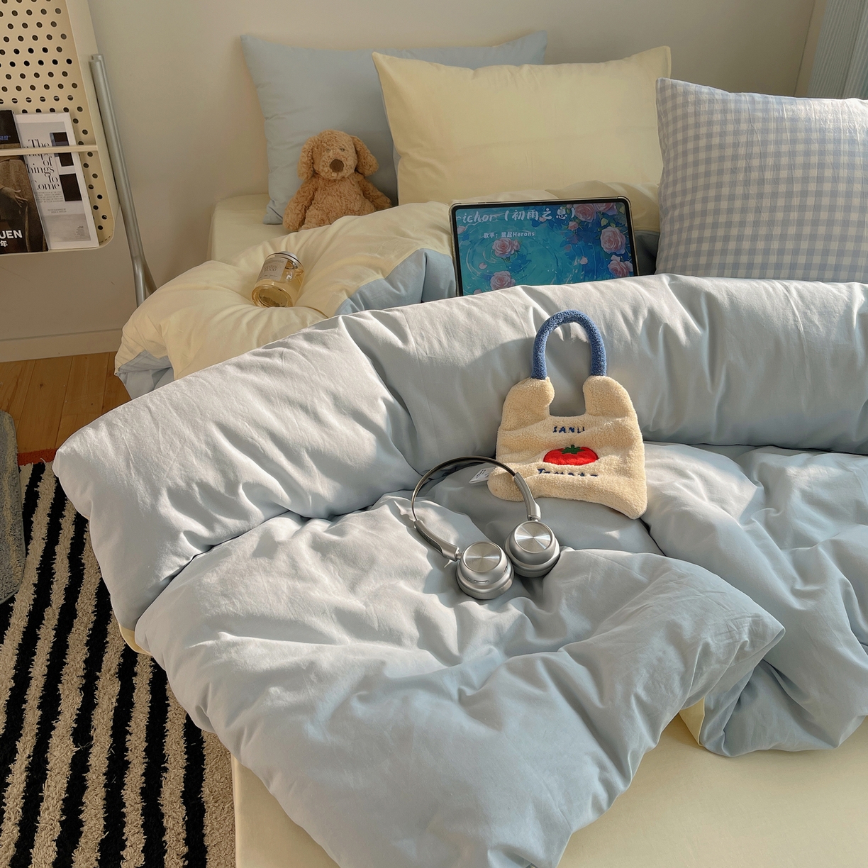 91家纺网 家纺一手货源 找家纺 三朵家纺 2026新款ins风全棉纯色双拼水洗棉四件套极简风系列 浅蓝芝士