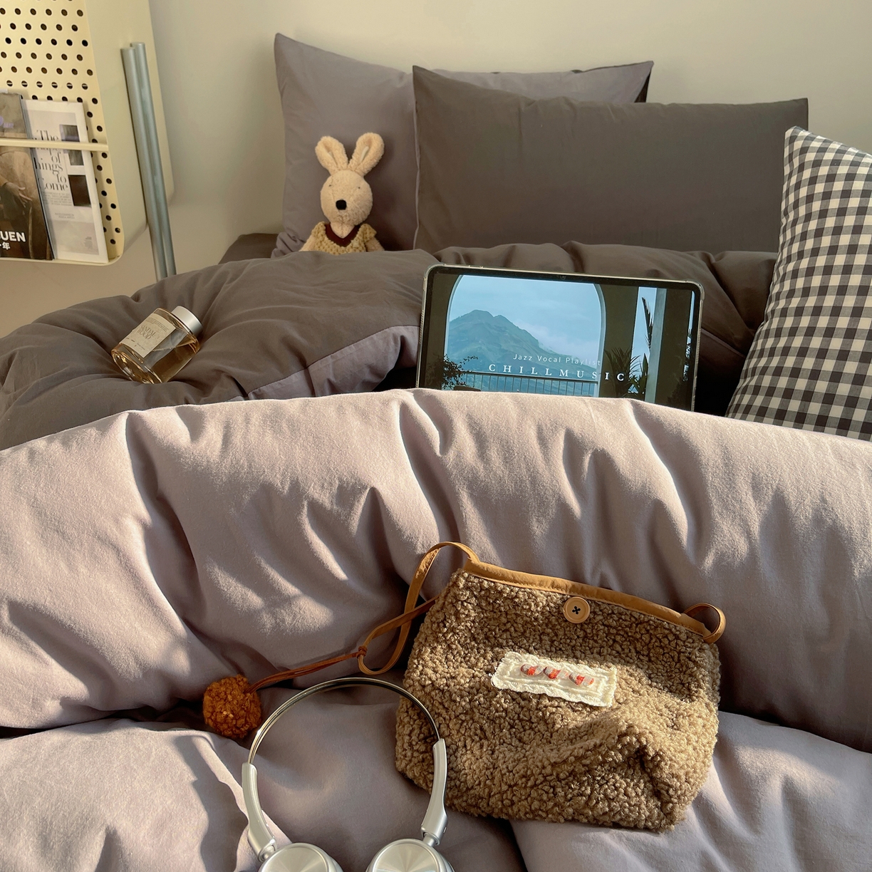 91家纺网 家纺一手货源 找家纺 三朵家纺 2026新款ins风全棉纯色双拼水洗棉四件套极简风系列 烟墨灰