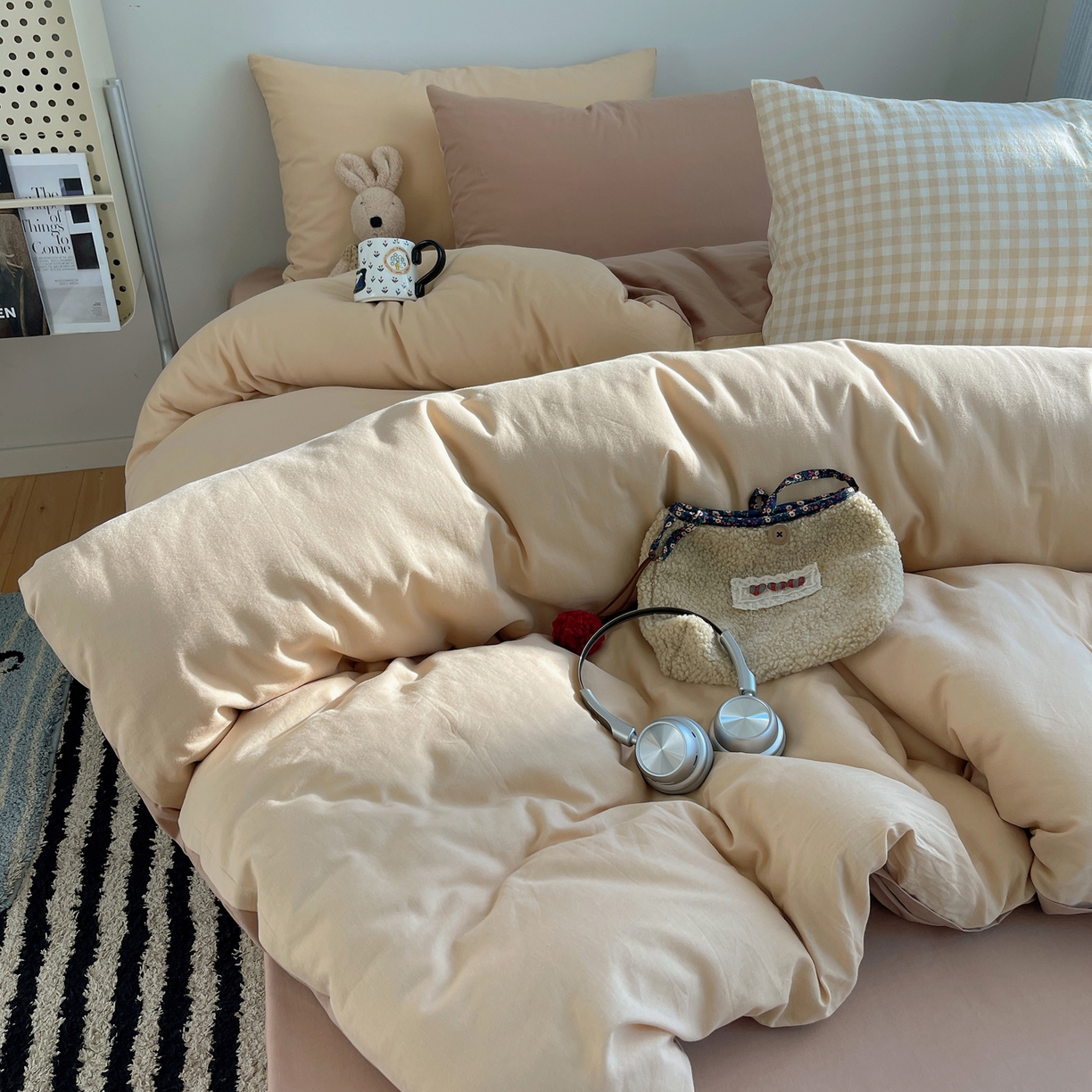 91家纺网 家纺一手货源 找家纺 三朵家纺 2026新款ins风全棉纯色双拼水洗棉四件套极简风系列 云纱可可