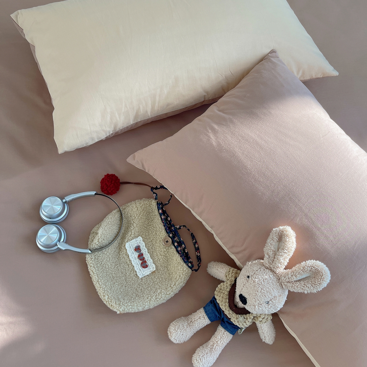 91家纺网 家纺一手货源 找家纺 三朵家纺 2026新款ins风全棉纯色双拼水洗棉四件套极简风系列 云纱可可