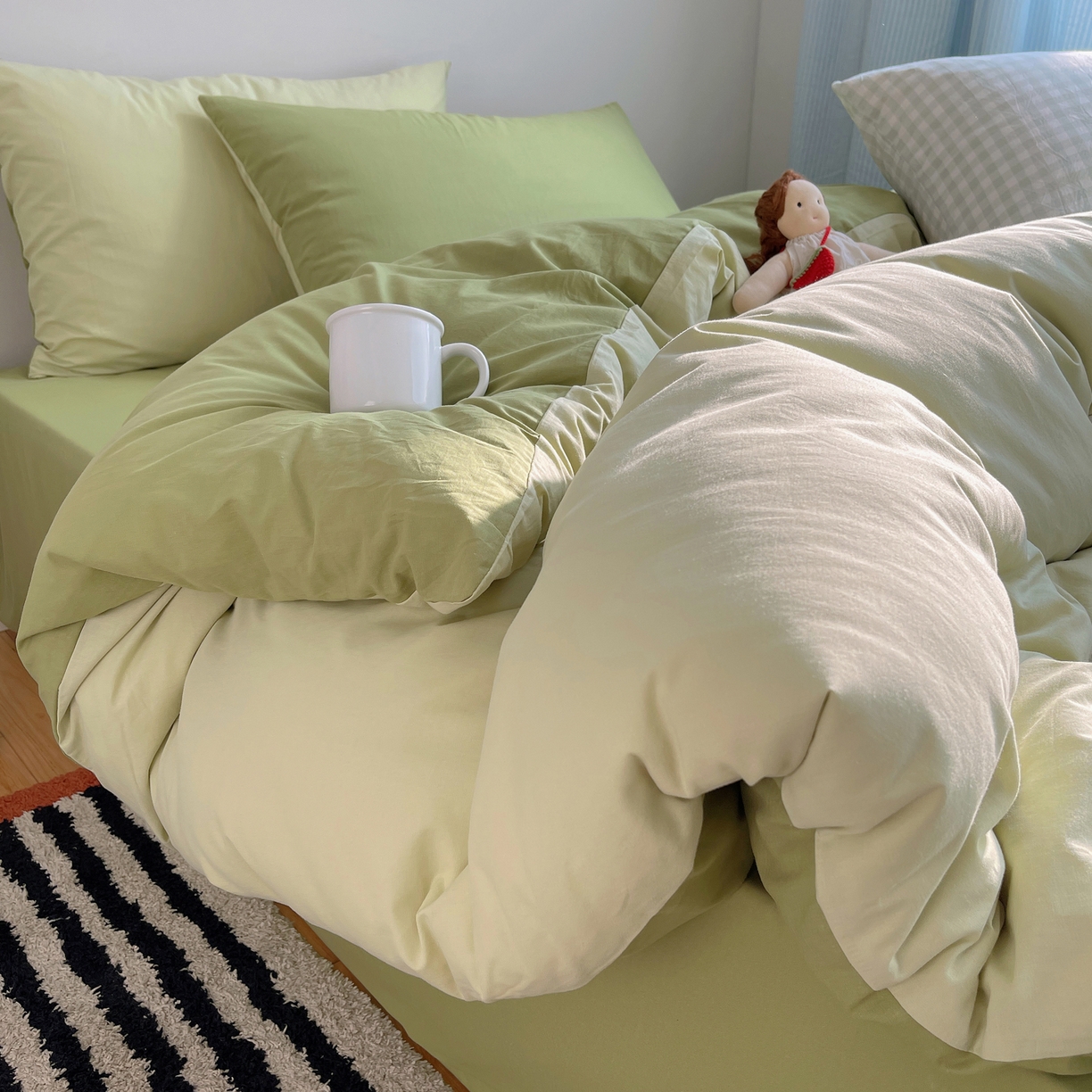 91家纺网 家纺一手货源 找家纺 三朵家纺 2026新款ins风全棉纯色双拼水洗棉四件套极简风系列 抹茶奶黄