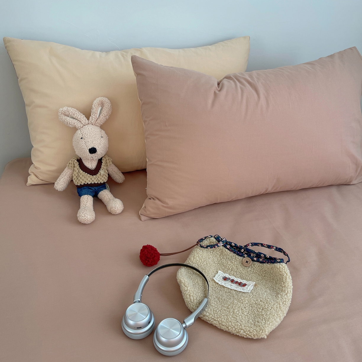 91家纺网 家纺一手货源 找家纺 三朵家纺 2026新款ins风全棉纯色双拼水洗棉四件套极简风系列 云纱可可