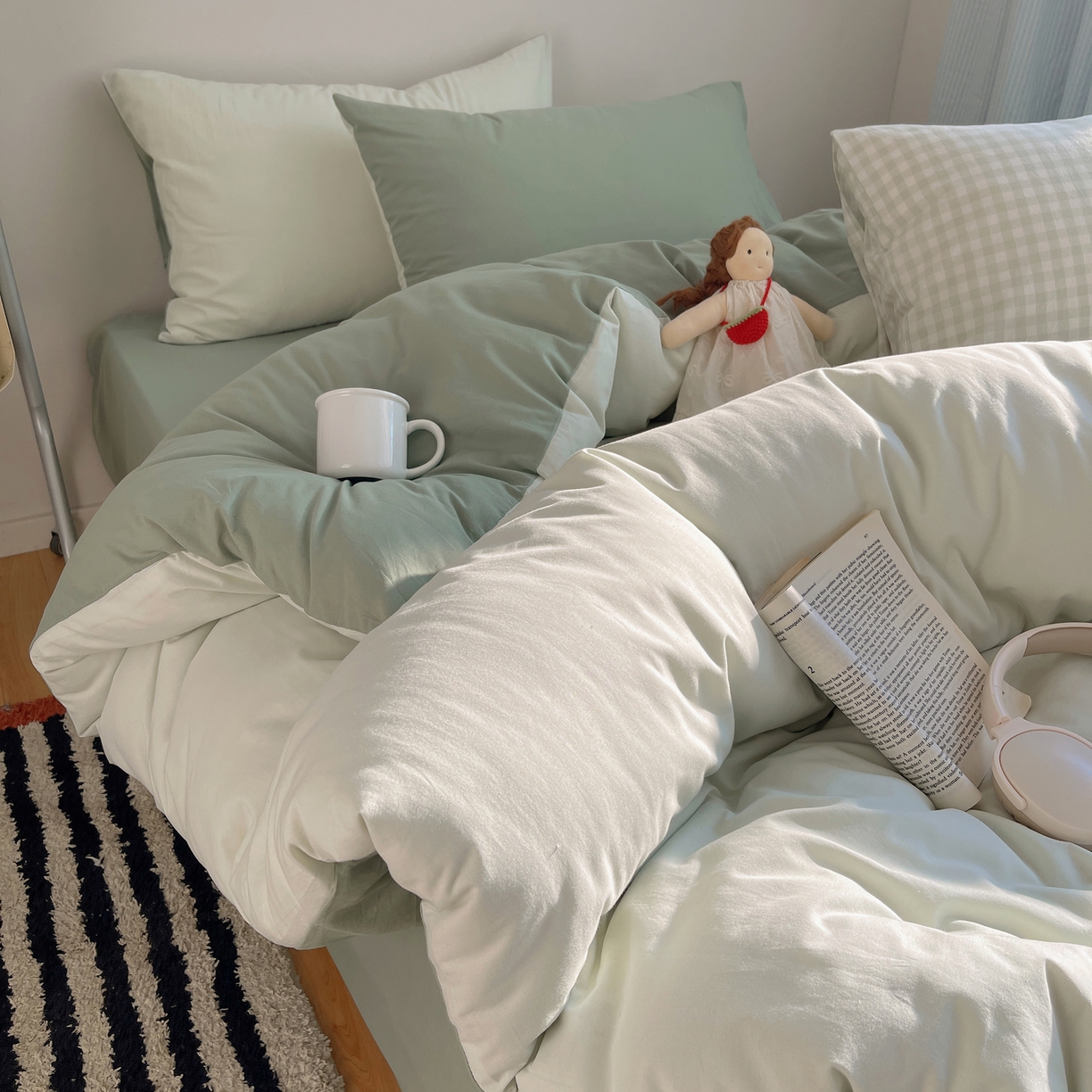 91家纺网 家纺一手货源 找家纺 三朵家纺 2026新款ins风全棉纯色双拼水洗棉四件套极简风系列 风青月白