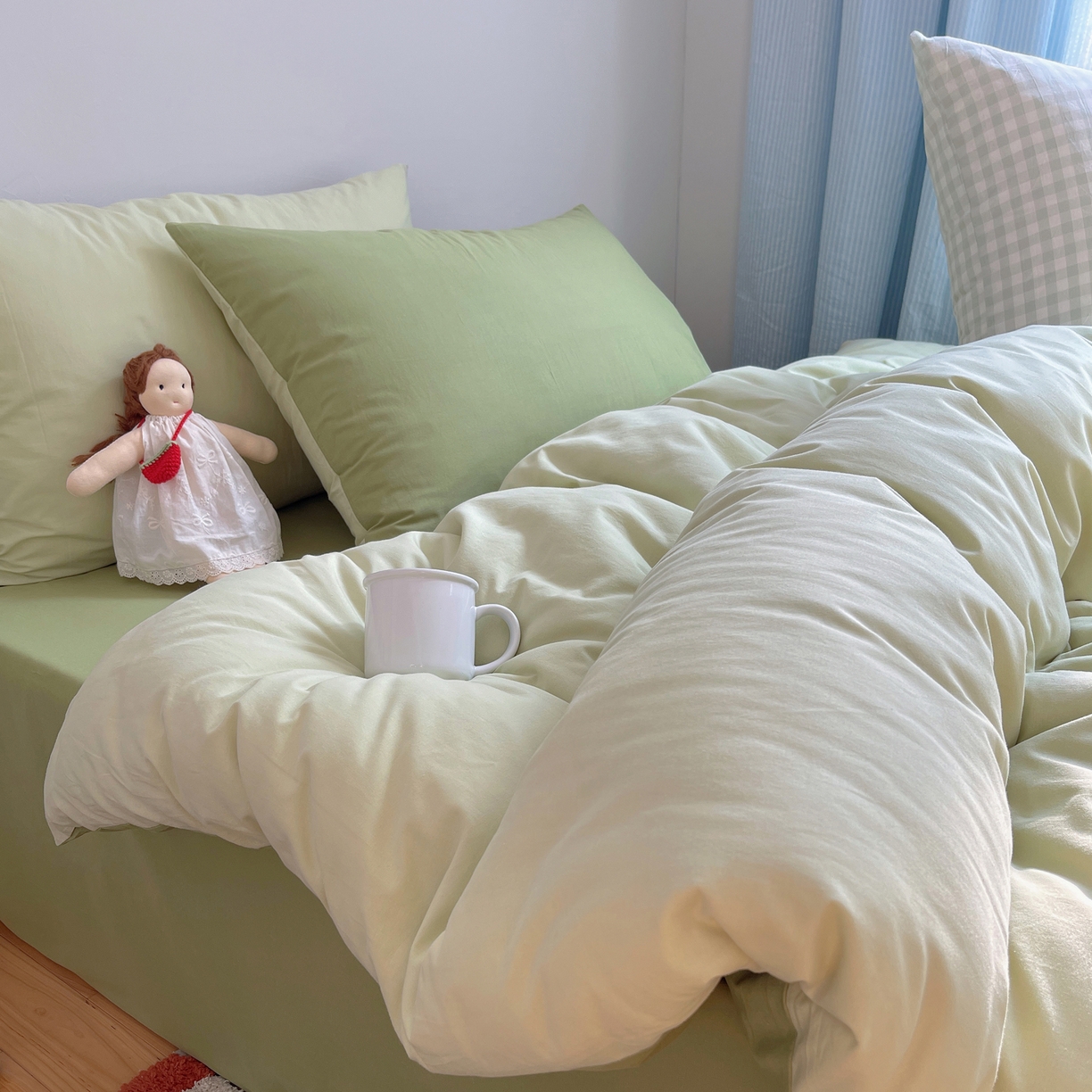 91家纺网 家纺一手货源 找家纺 三朵家纺 2026新款ins风全棉纯色双拼水洗棉四件套极简风系列 抹茶奶黄