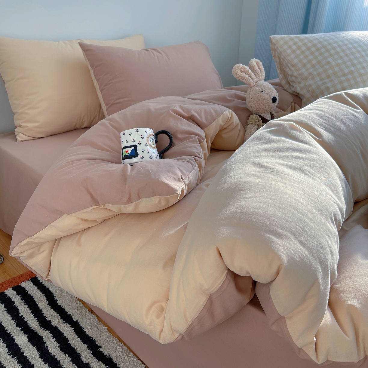 91家纺网 家纺一手货源 找家纺 三朵家纺 2026新款ins风全棉纯色双拼水洗棉四件套极简风系列 云纱可可