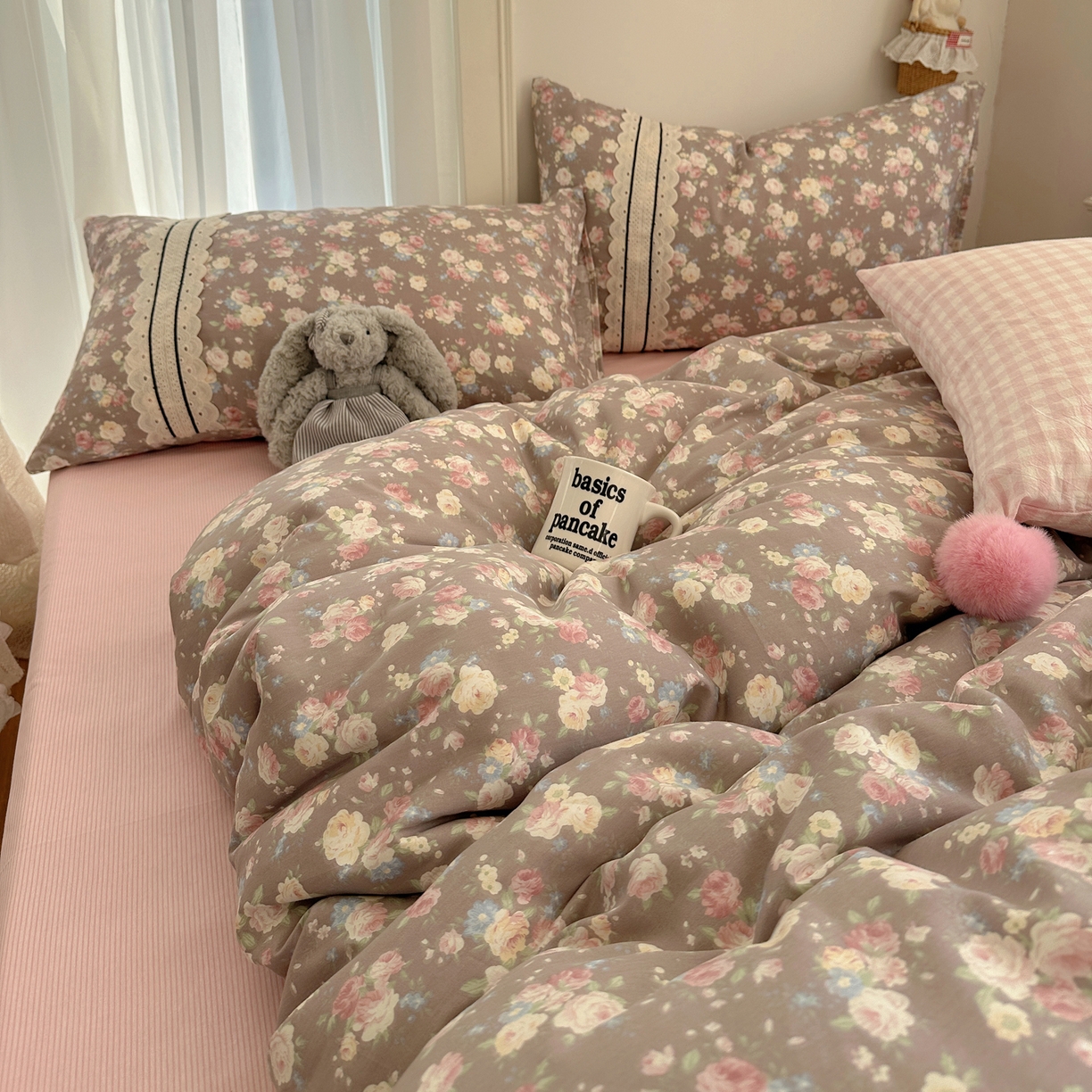 91家纺网 家纺一手货源 找家纺 三朵家纺 2026新款ins风全棉少女系花边印花系列四件套 花意飘香