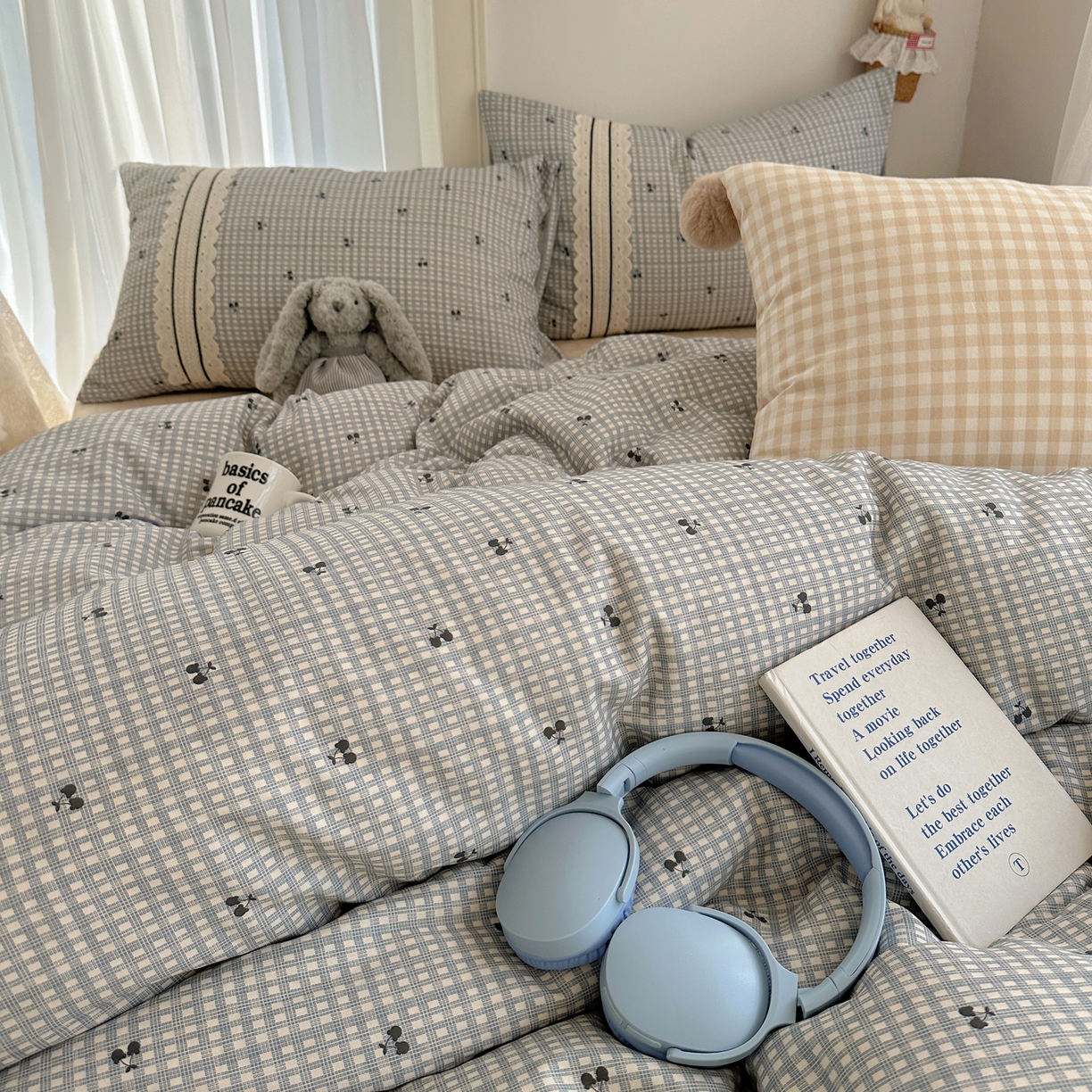 91家纺网 家纺一手货源 找家纺 三朵家纺 2026新款ins风全棉少女系花边印花系列四件套 淘气乐园