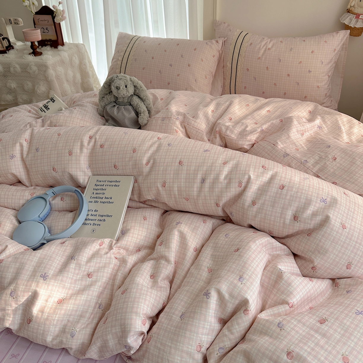 91家纺网 家纺一手货源 找家纺 三朵家纺 2026新款ins风全棉少女系花边印花系列四件套 玫瑰庄园