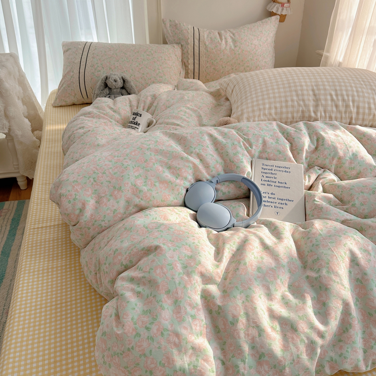 91家纺网 家纺一手货源 找家纺 三朵家纺 2026新款ins风全棉少女系花边印花系列四件套 浅浅花眠