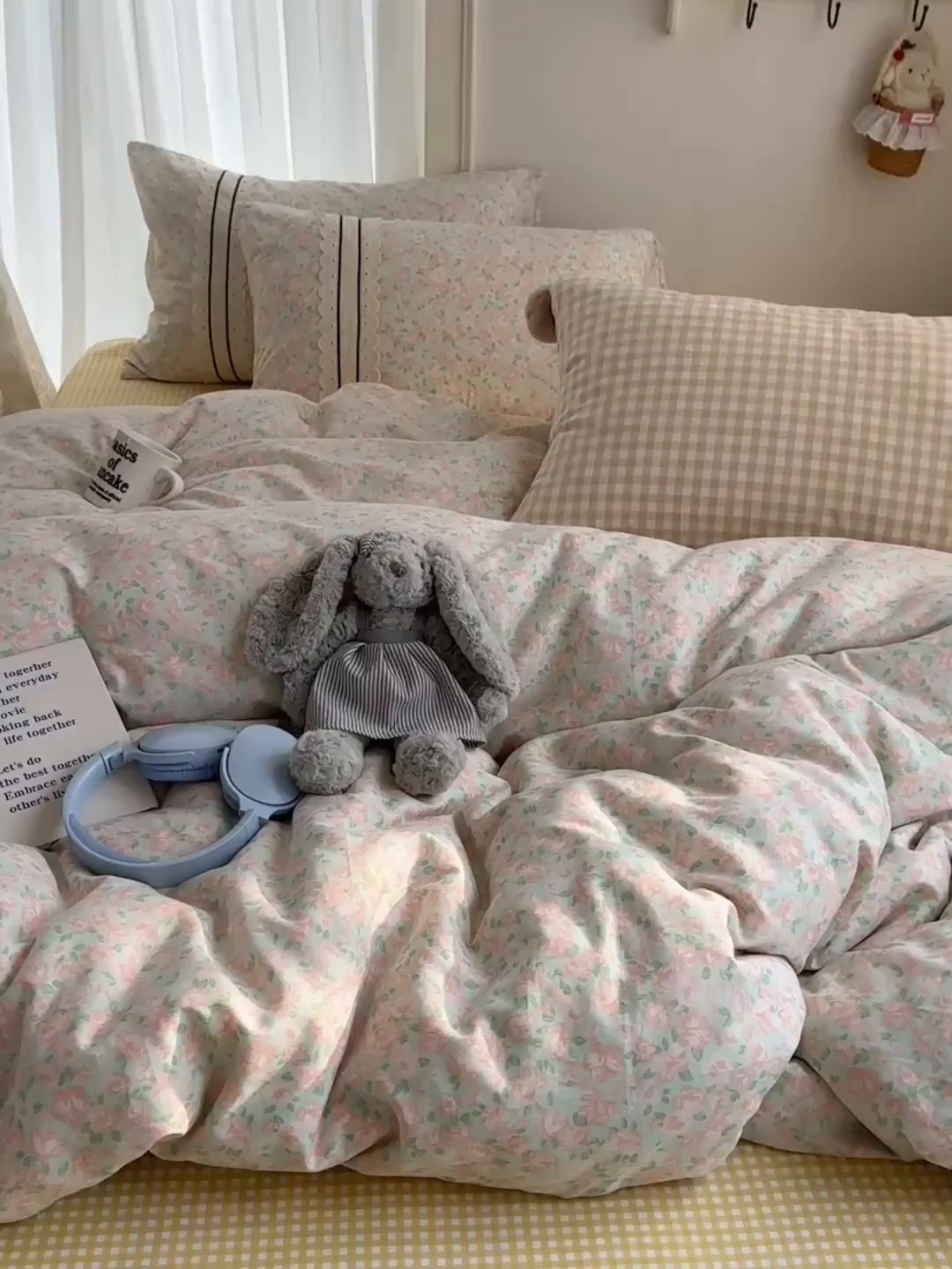 91家纺网 家纺一手货源 找家纺 三朵家纺 2026新款ins风全棉少女系花边印花系列四件套 浅浅花眠