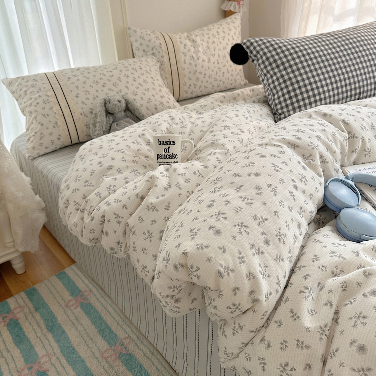 91家纺网 家纺一手货源 找家纺 三朵家纺 2026新款ins风全棉少女系花边印花系列四件套 繁花点点