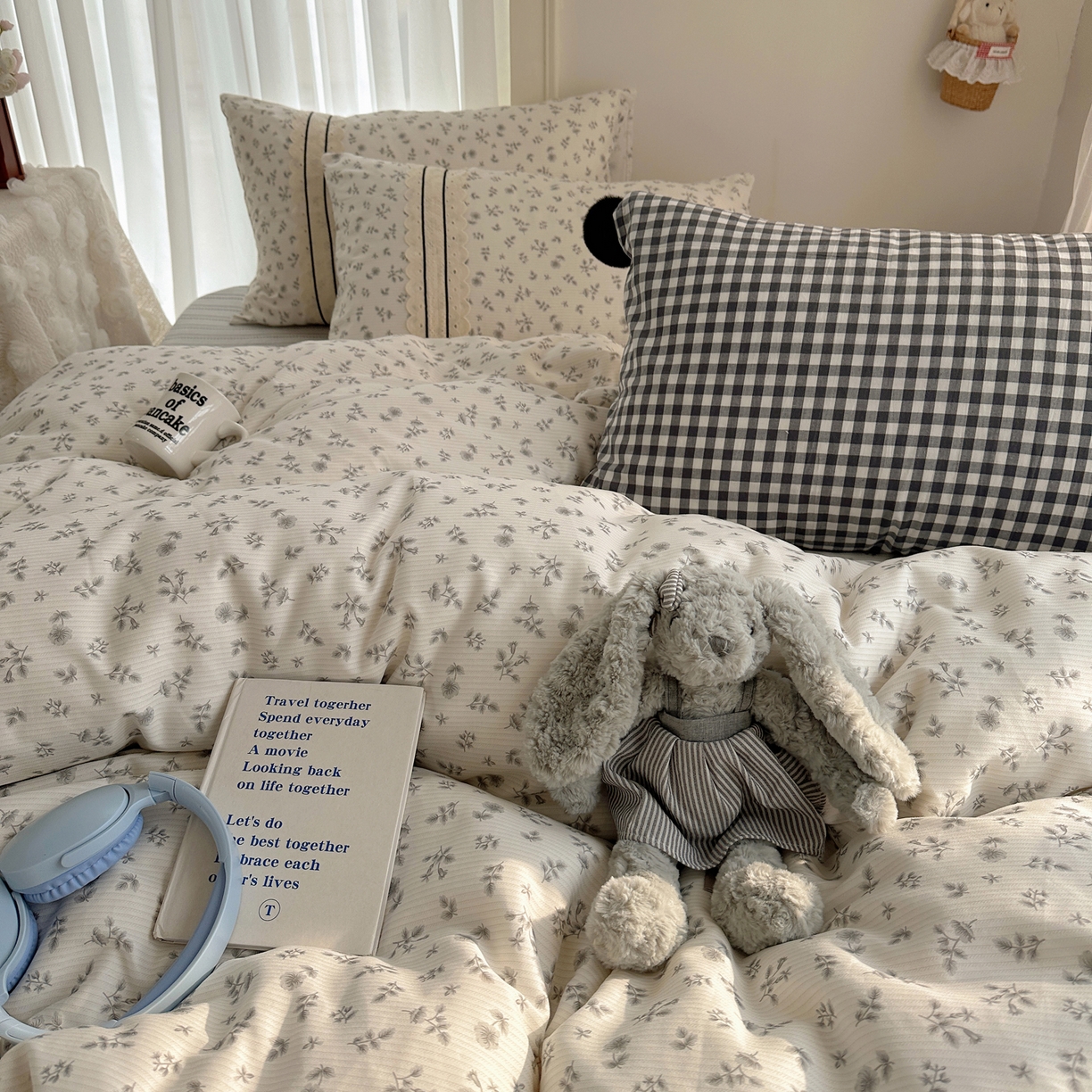 91家纺网 家纺一手货源 找家纺 三朵家纺 2026新款ins风全棉少女系花边印花系列四件套 繁花点点