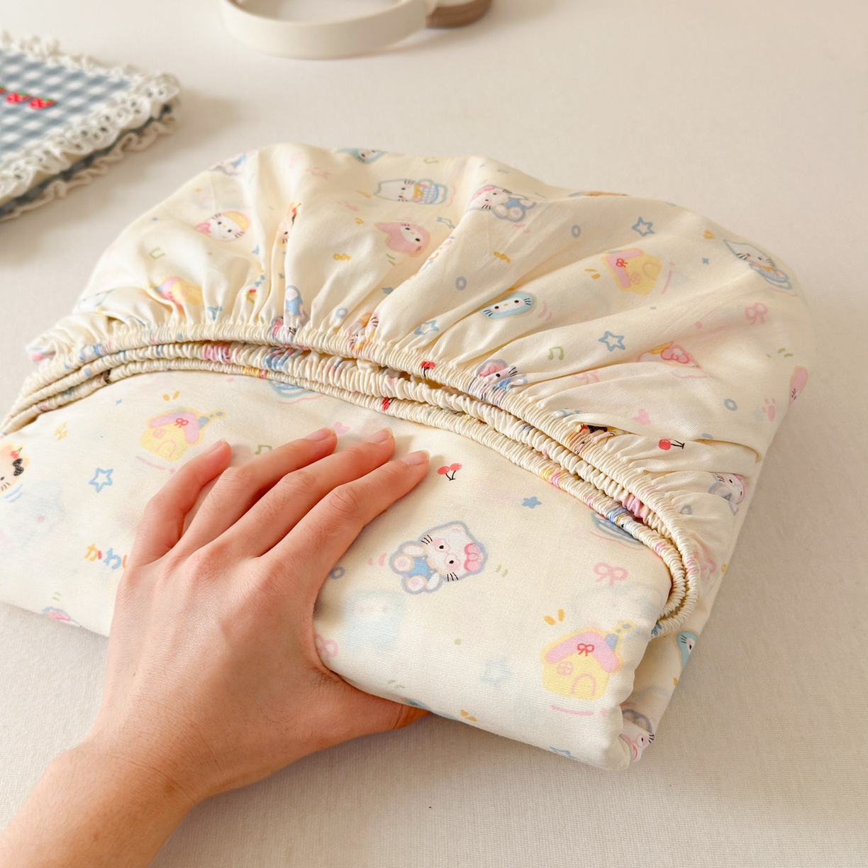 91家纺网 家纺一手货源 找家纺 清雅福 2025新款全棉柔软印花系列单床笠 蜜罐猫猫