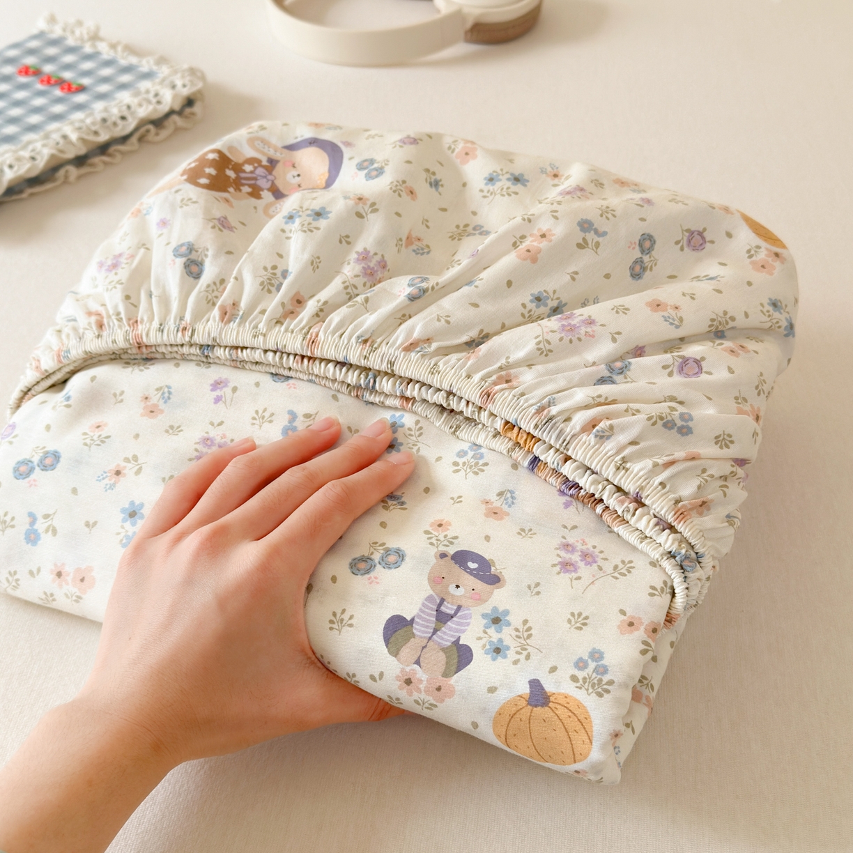 91家纺网 家纺一手货源 找家纺 清雅福 2025新款全棉柔软印花系列单床笠 碎花兔熊