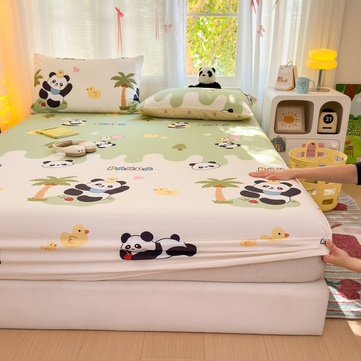 91家纺网 家纺一手货源 找家纺 清雅福 2025新款全棉柔软印花系列单床笠 熊猫鸭鸭乐-绿