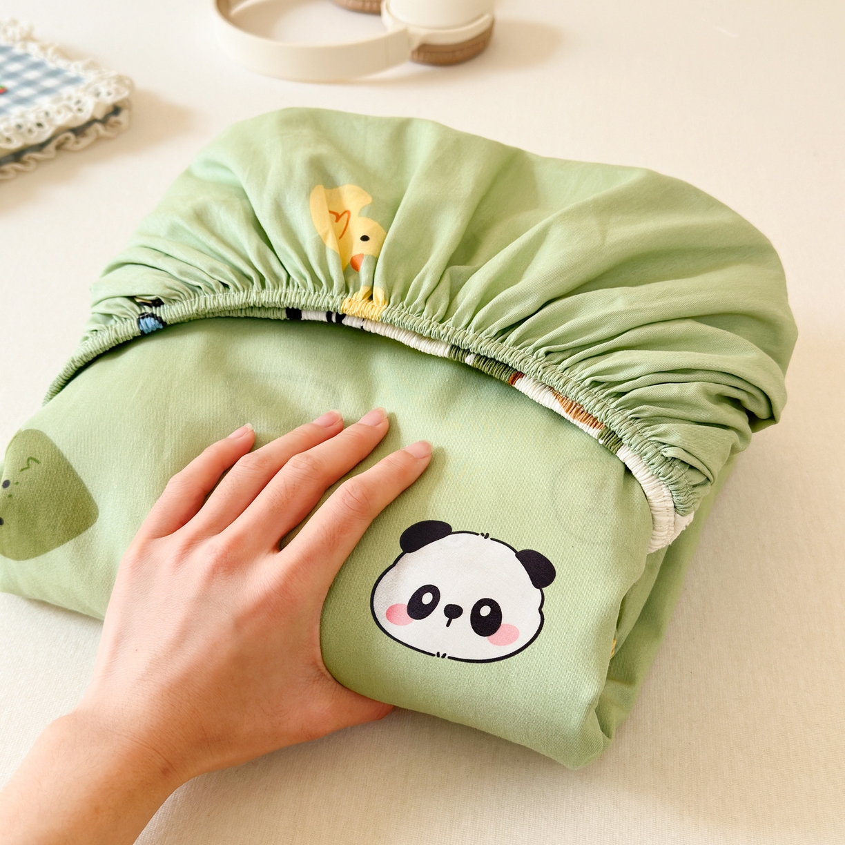 91家纺网 家纺一手货源 找家纺 清雅福 2025新款全棉柔软印花系列单床笠 熊猫鸭鸭乐-绿