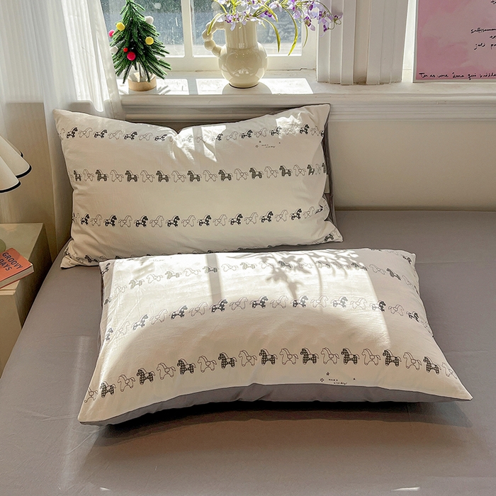 91家纺网 家纺一手货源 找家纺 一比一家纺 2026新款古法水洗仿棉云感纱A类四件套 小木马