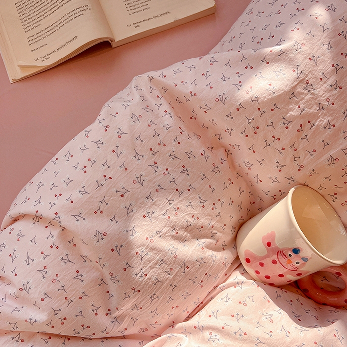 91家纺网 家纺一手货源 找家纺 一比一家纺 2026新款古法水洗仿棉云感纱A类四件套 小幸运