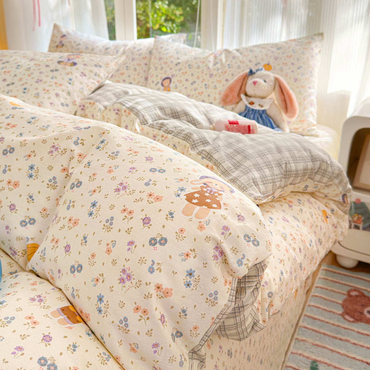 91家纺网 家纺一手货源 找家纺 清雅福 2025新款全棉柔软印花系列四件套 碎花兔熊