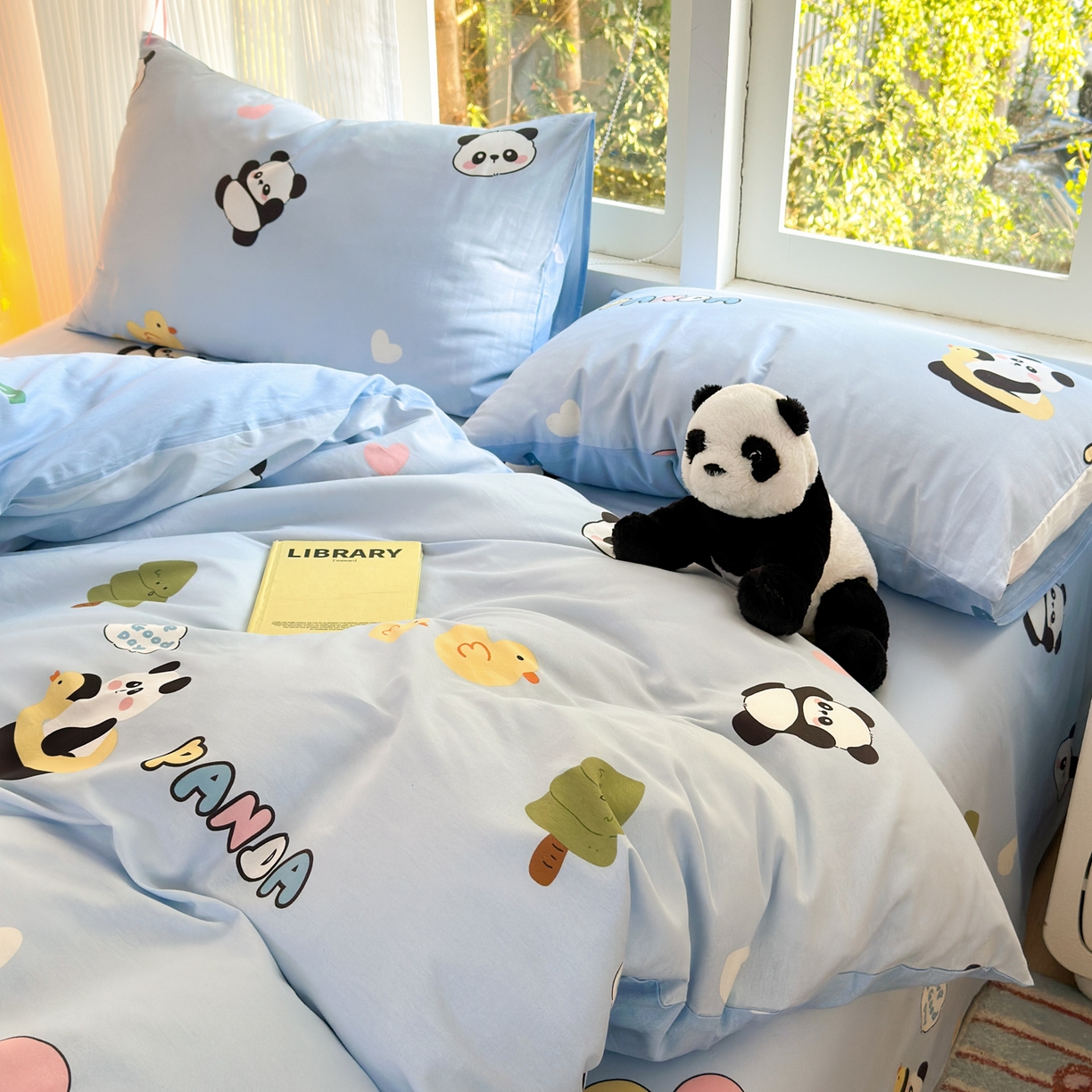 91家纺网 家纺一手货源 找家纺 清雅福 2025新款全棉柔软印花系列四件套 熊猫鸭鸭乐-兰