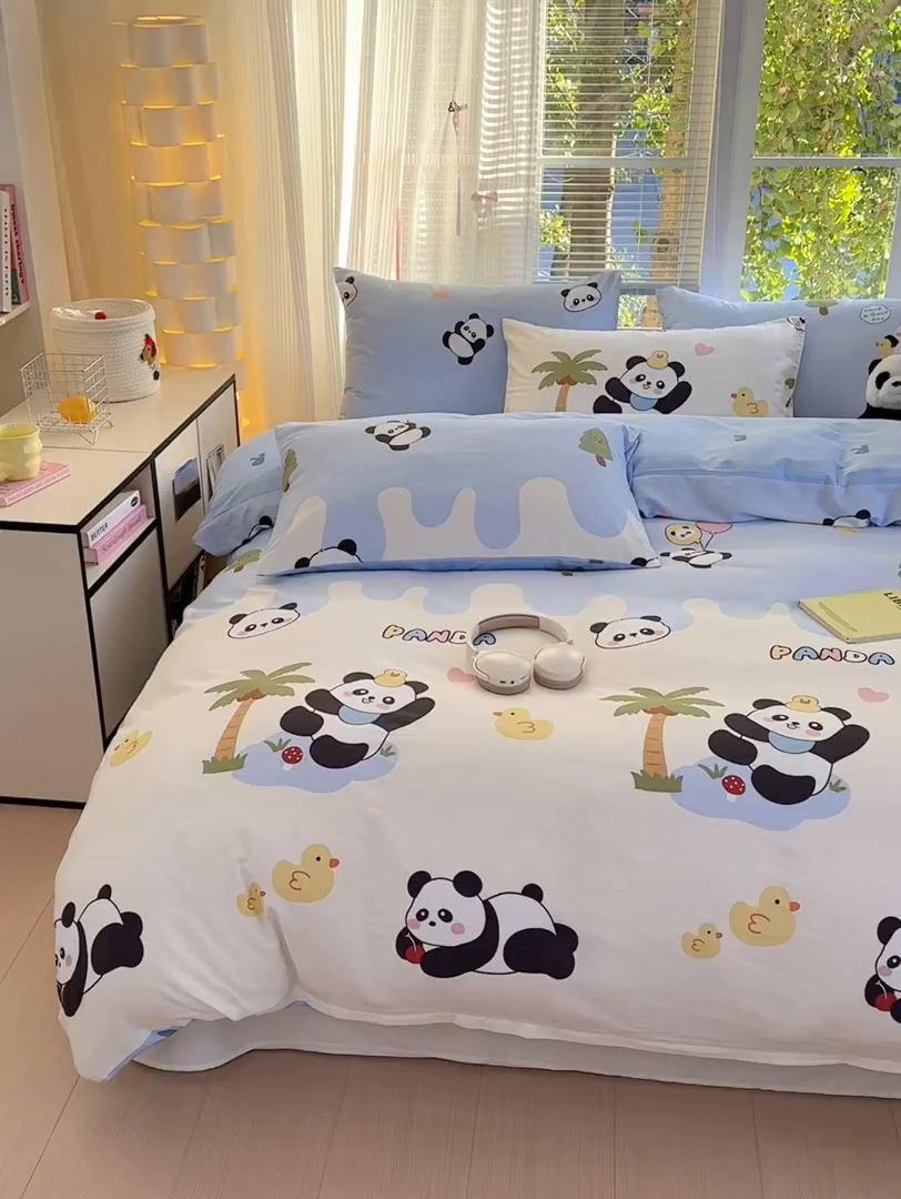 91家纺网 家纺一手货源 找家纺 清雅福 2025新款全棉柔软印花系列四件套 熊猫鸭鸭乐-兰
