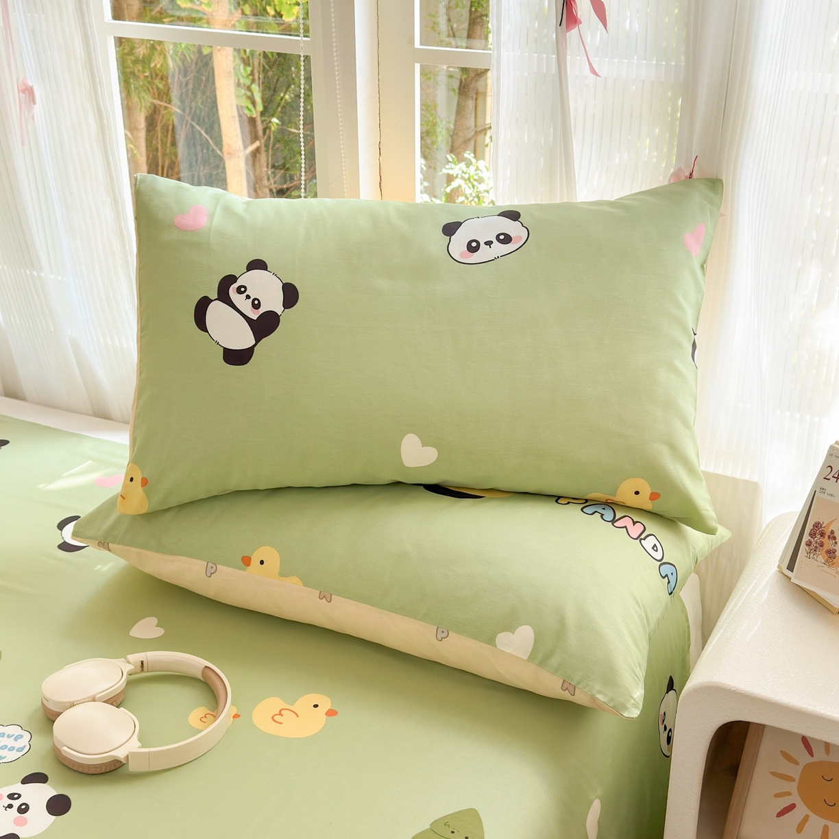 91家纺网 家纺一手货源 找家纺 清雅福 2025新款全棉柔软印花系列四件套 熊猫鸭鸭乐-绿