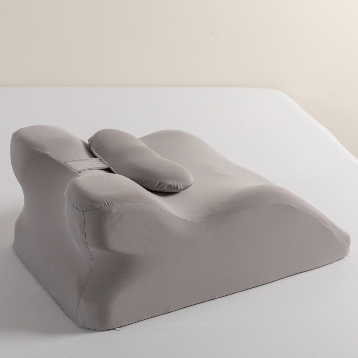 91家纺网 家纺一手货源 找家纺 麦哆乐 2025新款趴趴枕 浅灰色